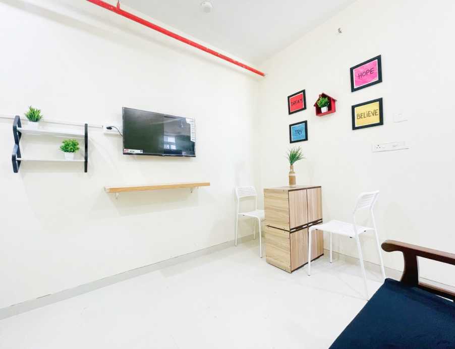 1.5 BHK for Boys in Dahisar East Mumbai Rs.14000 - Say No to PG Accommodation